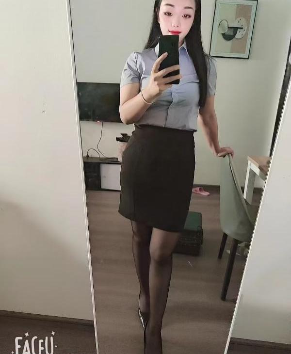 制服少妇